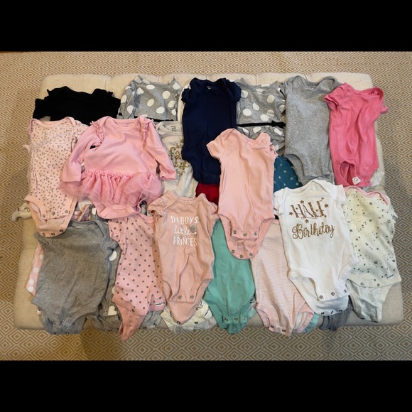 Baby Girl Clothing Lot of 44 two-piece sets, Sleeeper and Onesies Size 3 months. - Picture 7 of 9